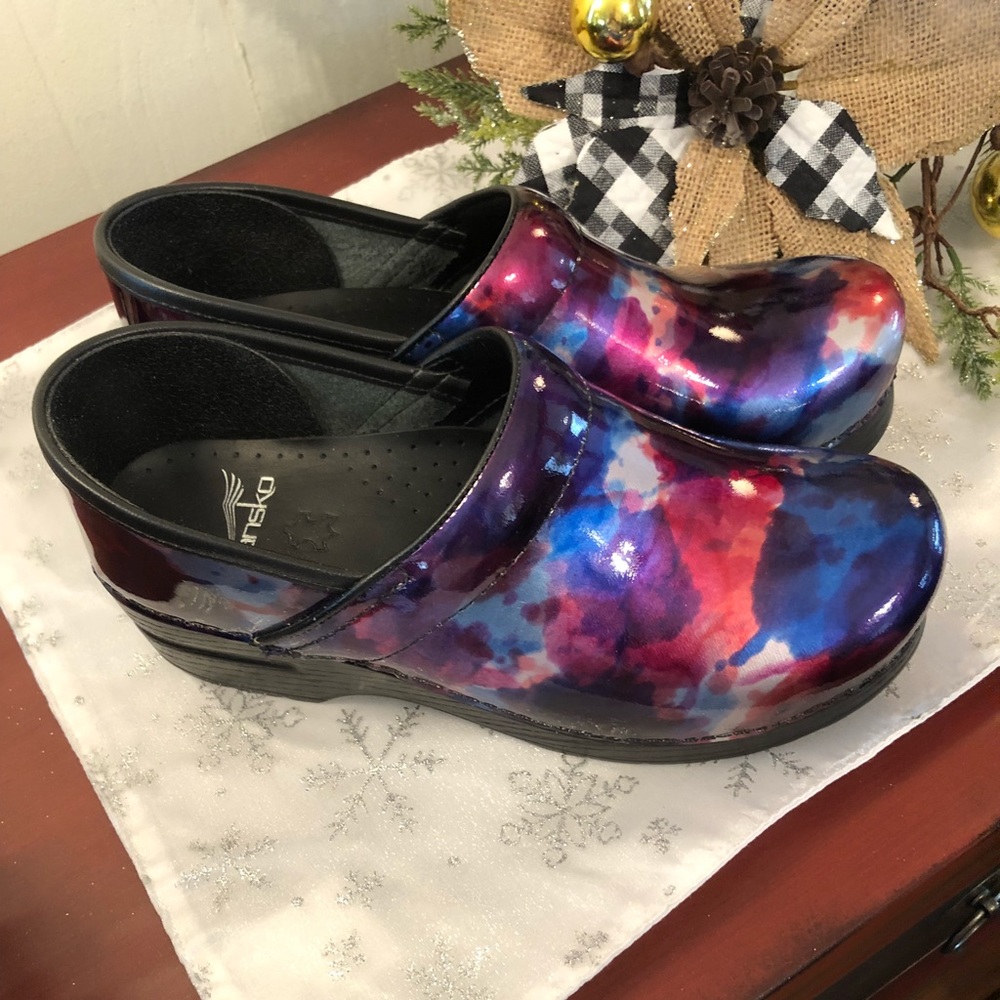 Dansko 38 clogs